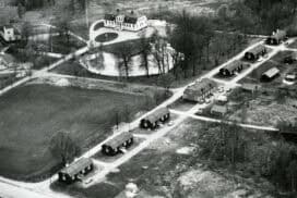 Vifors herrgård med arbetarlängor, Hamrångebygden - foto Digitalmuseum